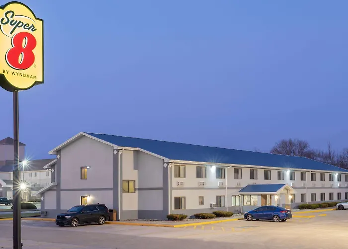Super 8 By Wyndham Motel
