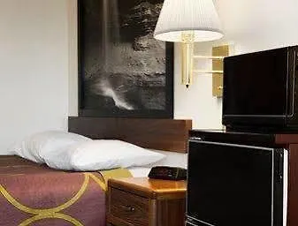 Super 8 By Wyndham 2*