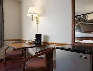 Super 8 By Wyndham 2* Danville